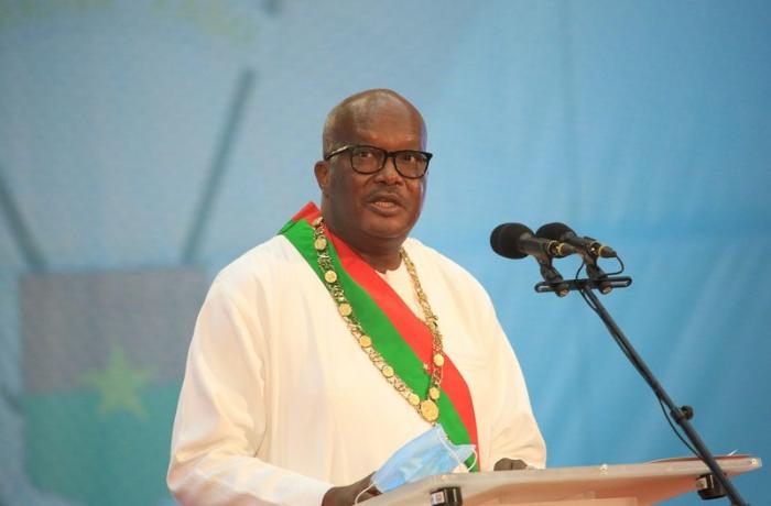 Burkina-Fasoda hərbi çevriliş — Prezident istefa verdi 