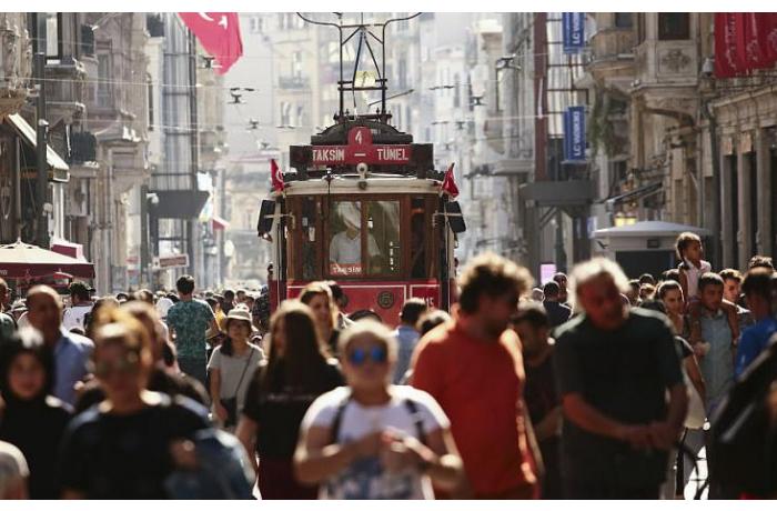Turistlər bu festivalı izləmək üçün İstanbula axın edir — FOTOLAR