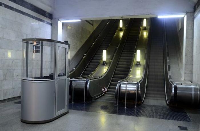 Bakı metrosunda eskalator dayandı: xəsarət alanlar var