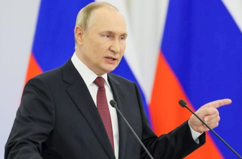 Putin: “Qərb bütün qırmızı, hətta tünd qırmızı xətləri keçir”