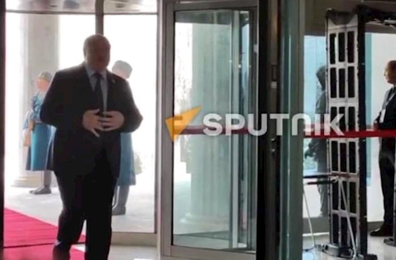 Lukaşenko: “"Mercedes” zəif işləyir, piyada gəldim" — VİDEO