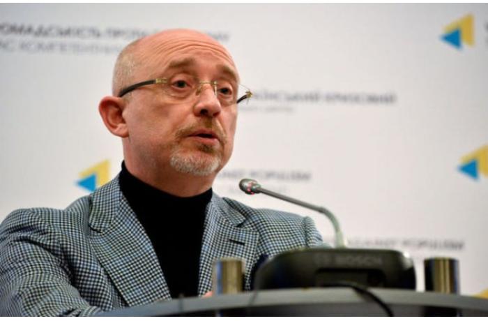 Reznikov: "Moldovaya raketin düşməsi ilə bağlı versiyalar var, amma istintaqı gözləyəcəyik"