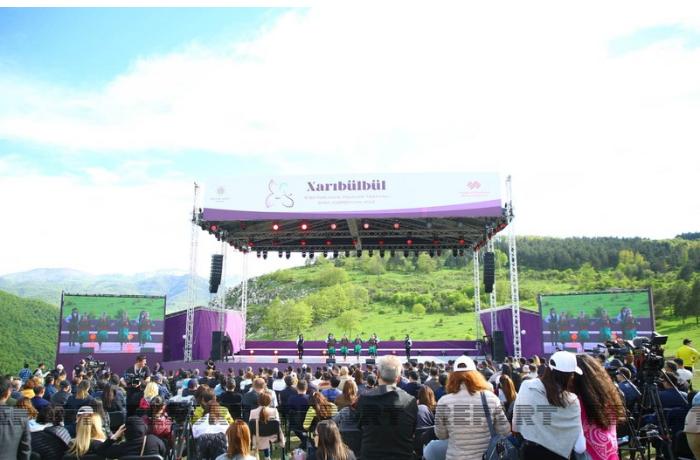 Şuşada “Xarıbülbül” Beynəlxalq Folklor Festivalı başa çatdı — FOTOLAR 