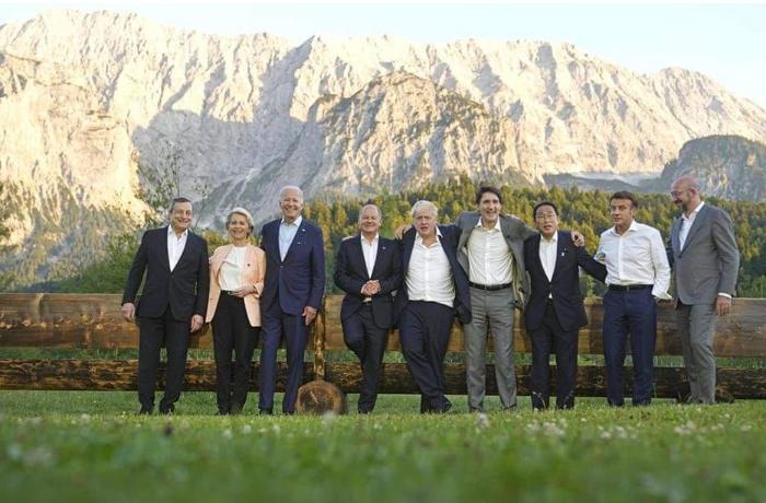 G7 liderlərinin Alp dağlarında görüşündən maraqlı FOTOLAR 