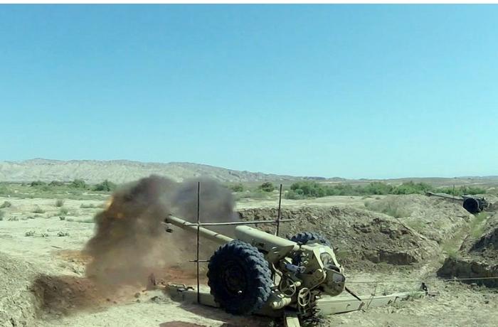 Azərbaycan Ordusunun artilleriya bölmələrində döyüş atışlı təlim keçirilir — VİDEO