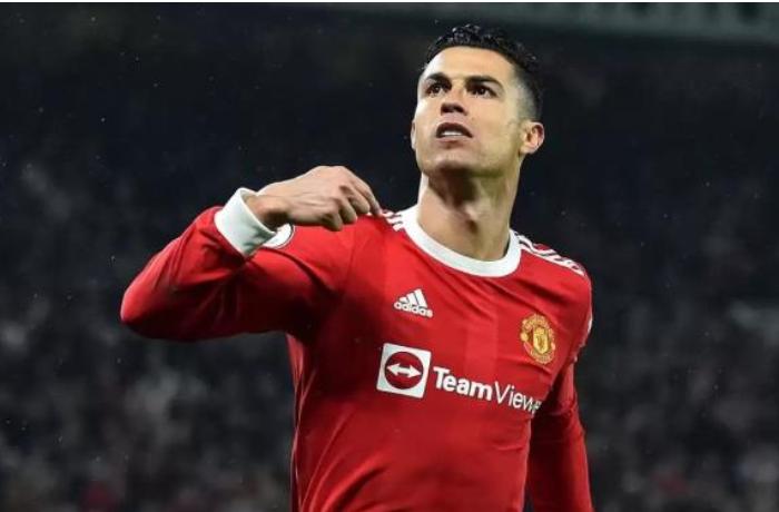 Ronaldo bu dörd klubdan birinə keçəcək — SİYAHI