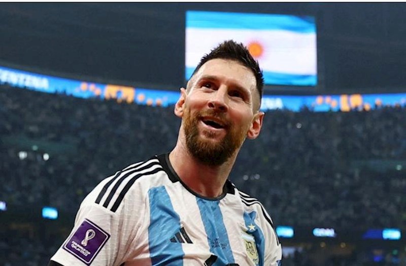 Lionel Messi karyerasında 800-cü qolunu vurdu