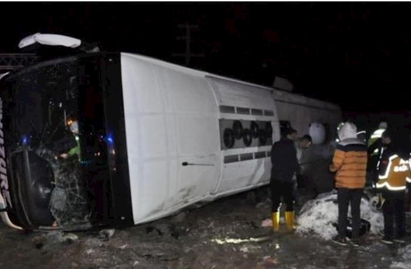 Türkiyədə avtobus qəzası — Ölən və yaralananlar var