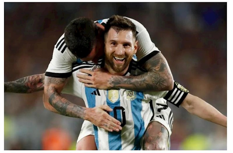 Messi "100-lər klubu"na daxil olur — VİDEO