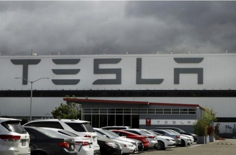 “Tesla” 16 min avtomobilini geri çağırır 