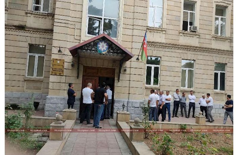 Generalın dəstəsinin məhkəməsi başladı