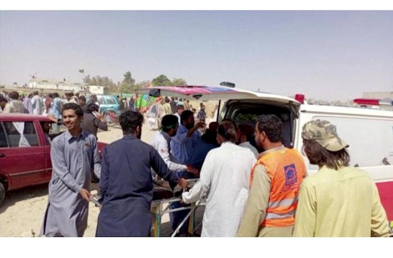 Pakistanda məscid yaxınlığında bombalı hücum: 52 ölü