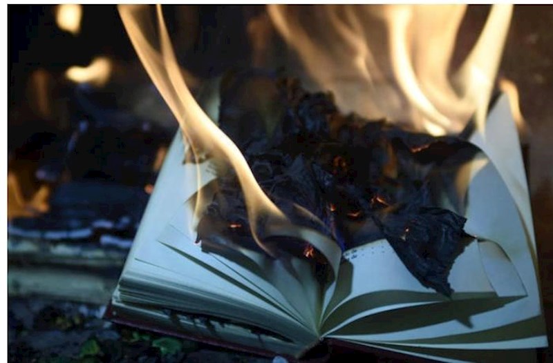 İsveçdə “Quran” yenidən açıq şəkildə yandırıldı