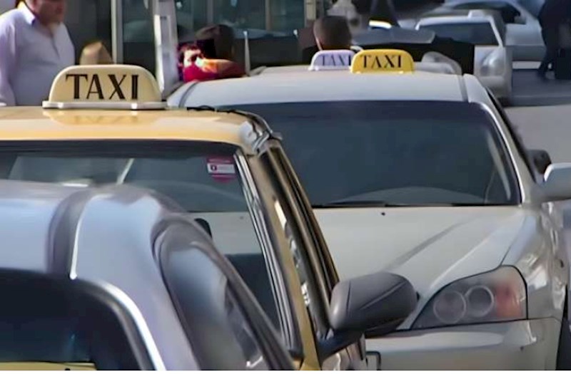 Avtomobili ağ və qırmızı olmayan taksi sürücüləri nə etməlidirlər? — AÇIQLAMA
