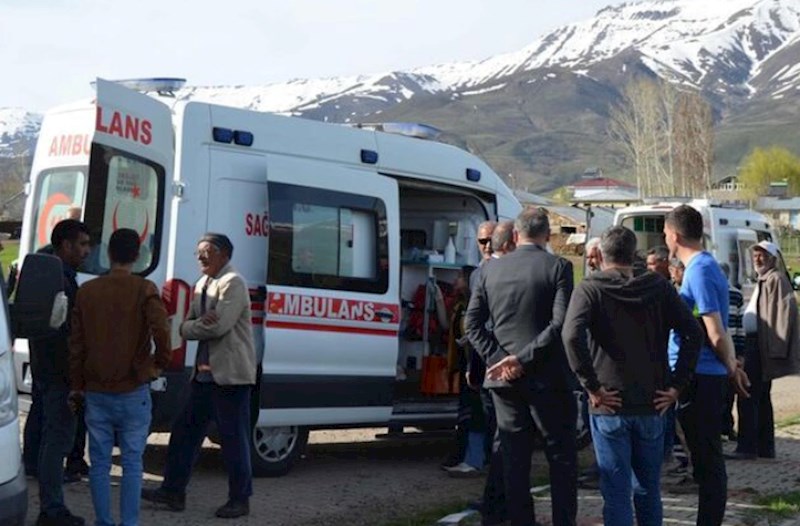 Tələbələri daşıyan avtobus qəzaya düşdü: 10 nəfər yaralandı