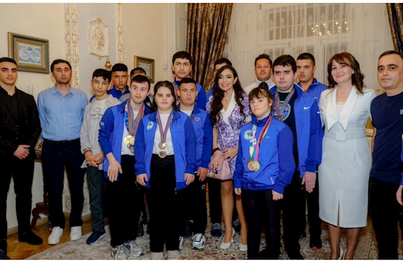 Leyla Əliyeva Azərbaycan Autizm Assosiasiyasının idmançı uşaqları ilə görüşdü