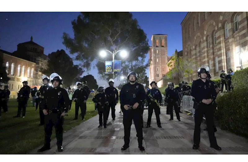 ABŞ-də Kaliforniya Universitetinə yüzlərlə polis göndərildi